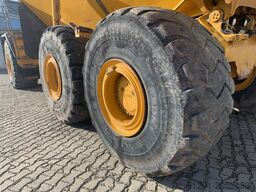 Bell B40D with Tailgate