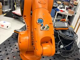 KUKA KR6 R7000