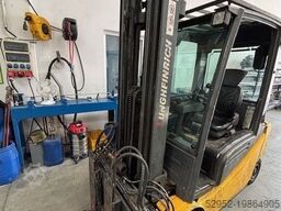 Jungheinrich EFG 320 Teleskopgabel