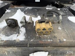 Hitachi ZX170W-5B Wheeled machine with 2 chains, grading b