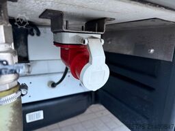 MERCEDES-BENZ Sprinter 319 CDI V6 Kühlkoffer/ThermoKing V300