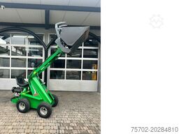 Avant Tecno Proficat 4WD Diesel mit Schaufel + Krokozange