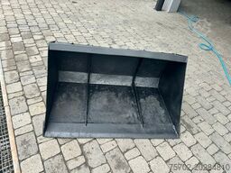 Avant Tecno Proficat 4WD Diesel mit Schaufel + Krokozange