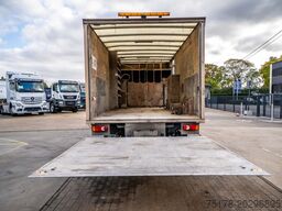VOLVO FL 260 (13.5t) +DHOLLANDIA 2T