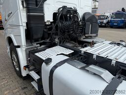 VOLVO 650 6x4 EURO 6 Sattelzugmaschine
