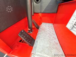 LION doo LION doo LION doo