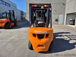 DOOSAN D25
