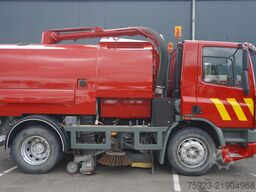 DAF 65.180 ATI right-hand drive street sweeper truck
