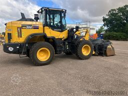 Komatsu WA200-8E0