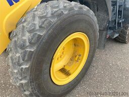 Komatsu WA200-8E0