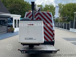 NISSAN NV400