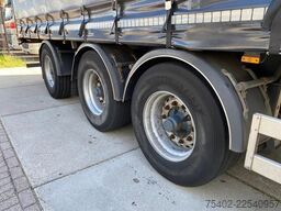 Pacton / Hard-Wood Floor / Steering Axle / 1x Lift Axl...