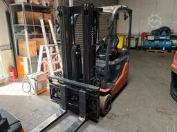 Toyota Traigo48 8FBE20T