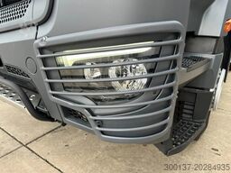 Mercedes-Benz Actros 3340 S 6x4 Tractor Head
