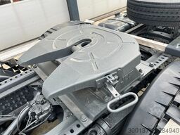 Mercedes-Benz Actros 3340 S 6x4 Tractor Head