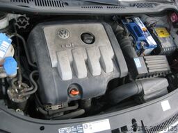 VW Touran 2,0 TDI Einsatzfahrzeug Strobel *TÜV NEU*