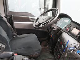 MAN TGS 49.460 10x8 tipper 393.000km