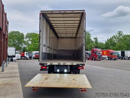 Volvo FH 13.460 Globetrotter 6x2 - Ekeri box with sid...