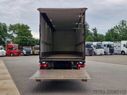 MAN TGM 18.290 Schmitz box with sidedoors - Zepro l...