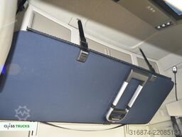 VOLVO FH 500 Globetrotter XL, Side Skirts