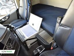 VOLVO FH 500 Globetrotter XL, Side Skirts