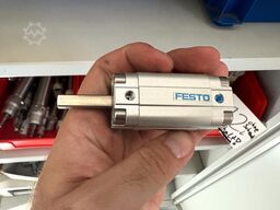 FESTO div. Pneumatikzylinder + Zubehör