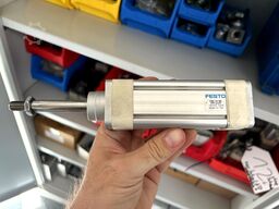 FESTO div. Pneumatikzylinder + Zubehör