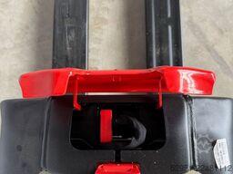 EP F4
