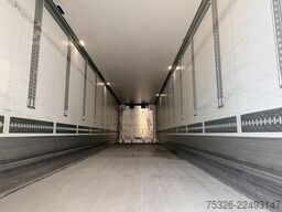 SCHMITZ CARGOBULL SKO 24/L - 13.4 FP 45 Cool 2x Lift
