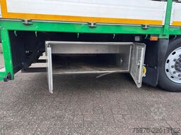Renault D 320 6X2 HIAB 111 + REMOTE / RETARDER 161.692km