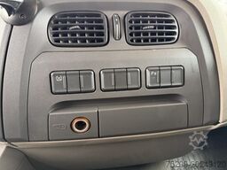 DAF LF 220 108 4x2 Blache