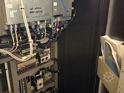 Okuma Genos L 300 E-M