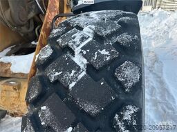 CAT 930G w/ bucket, pallet forks and scale. See hours!