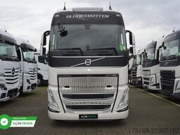 VOLVO FH 460 Globetrotter XL i-Save SideSkirts