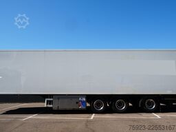 H.T.F. 3 Axle frigo trailer Carrier Vector 1850