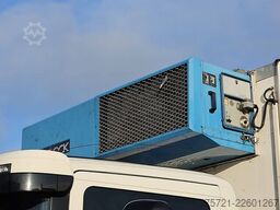 SCANIA P320 6X2*4 LAMBERET FRIGO
