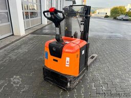 TOYOTA SPE 125 L / nur 382h ! / Hochhubwagen / 3.350mm