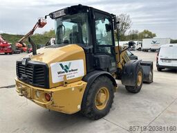 CAT 906M (8758)
