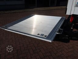 Mercedes-Benz Actros 2532 L Bak + klep 2000 KG LIKE NEW!! TUF...