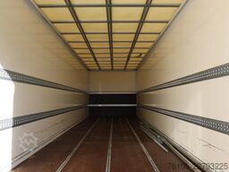 Mercedes-Benz Actros 2532 L Bak + klep 2000 KG LIKE NEW!! TUF...