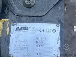 MB Crusher crushing bucket w/ G90 attachment