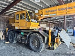 Kato KR-20 Mobile Crane