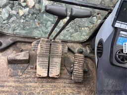 Komatsu pc210lc-8 excavator w/ tooth bucket