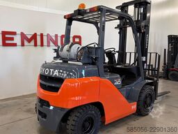 Toyota 11406 - 8FG35N