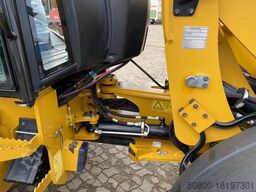 CATERPILLAR 908M, 4+1 Schaufel, Palettengabel, wenig Std.