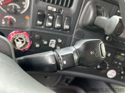 Scania R520 V8 / Showtruck / Buffl Special Interior / ...