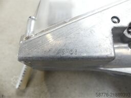 CHIRON Chiron 1122242 / 562 006 HSK-A63 Kuppelgreifer SN:9F08 --