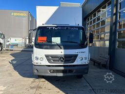Mercedes-Benz Accelo 915 4x2 Closed Cargo Truck