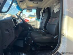 Mercedes-Benz Accelo 915 4x2 Closed Cargo Truck
