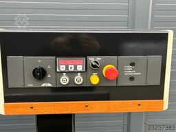 SCM F520e